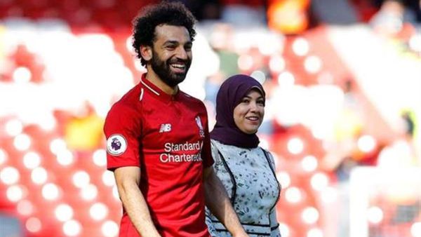 محمد صلاح وزوجته