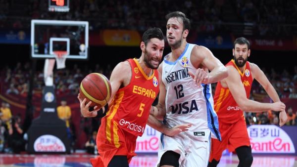 إسبانيا تتوج باللقب