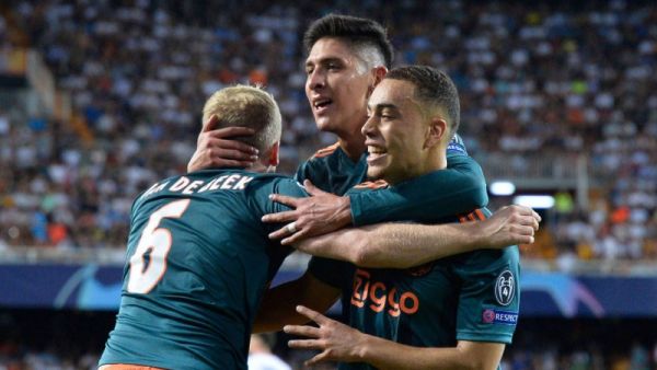 أياكس يتطلع للتغلب على تشيلسي