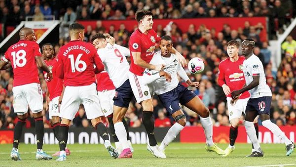 مواجهة مرتقبة بين عملاقي الكرة الإنجليزية