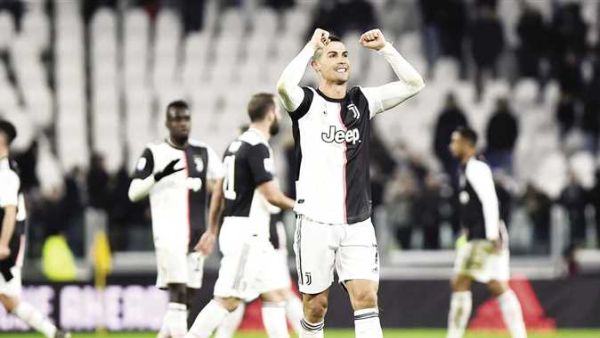 كريستيانو رونالدو خلال احتفاله بأحد الأهداف 