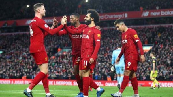 ليفربول يسعى لحسم اللقب سريعاً