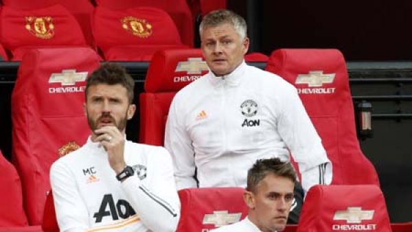 سولشاير وطاقمه الفني كيران ماكينا ومايكل كاريك