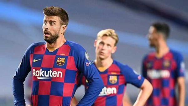 جيرارد بيكيه (يسار)