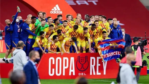 برشلونة يظفر بكأس الملك