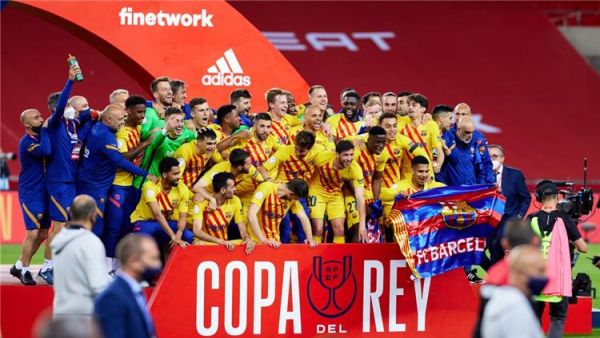 برشلونة يظفر بكأس الملك
