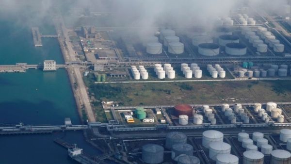 Oil Prices Edge Near 7-Year Highs
