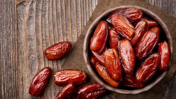  التمر يرفع معدلات سكر الدم كما أنه سهل الامتصاص والهضم