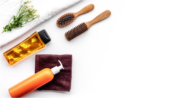 تحتاج جميع أنواع الشعر المجعّد إلى شامبو يضبط حركتها مما يسهّل الحفاظ على تسريحة مرتبة