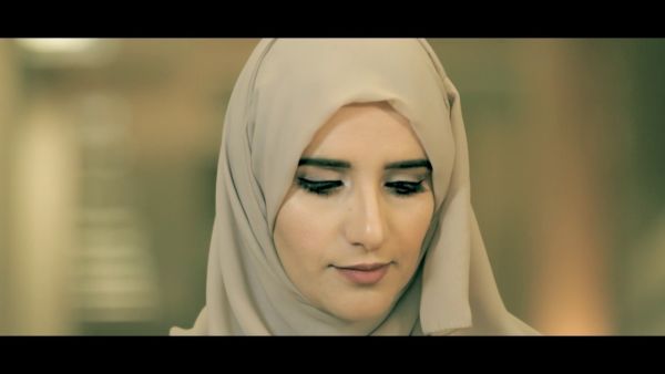 الروائية العمانية الدكتورة جوخة بنت محمد الحارثي.