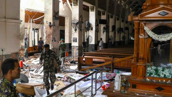 A string of bomb attacks mars Sri Lanka on Easter Sunday (AFP)  