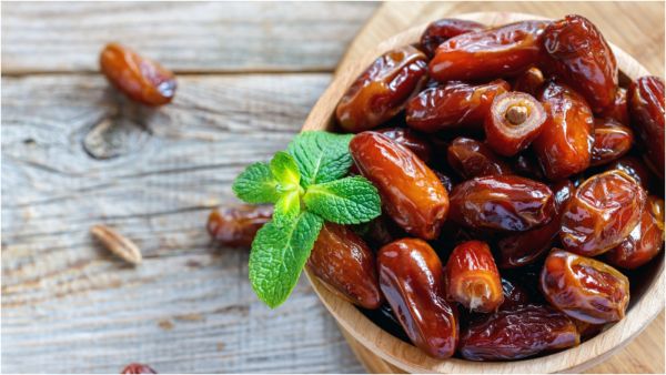 التمر يحمي نظامنا الهضمي وأمعاءه من البكتيريا الضارة وبالتالي يقلل من خطر انتشارها في القولون