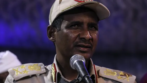 Mohamed Hamadan Dagolo, also known as Himedti, deputy head of the ruling military council of Sudan, speaks to the press in the capital Khartoum on May 18, 2019. (AFP)