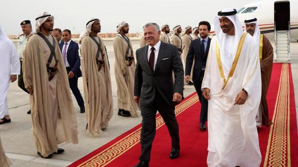 Sheikh Mohamed bin Zayed receives King Abdullah II at Al Bateen Airport. (AFP/ File)