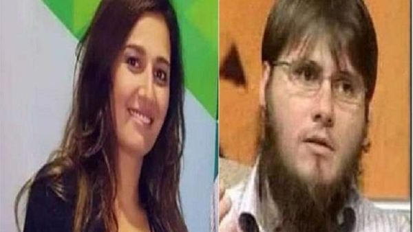 حلا شيحة تعلن طلاقها من زوجها الكندي