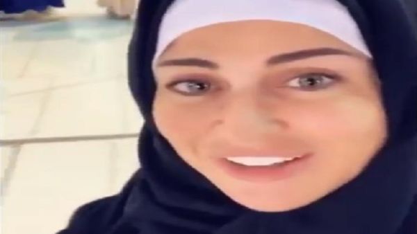 جومانا مراد تؤدي مناسك العمرة