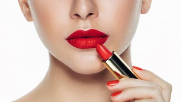 خطوات هامة للحصول على أحمر شفاه ثابت وجذاب
