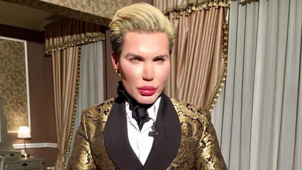 الدمية البشرية كين