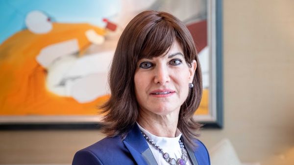 الدكتورة سوزان ساكستون، رئيس الجامعة الأمريكية بالبحرين الدكتورة سوزان ساكستون، رئيس الجامعة الأمريكية بالبحرين