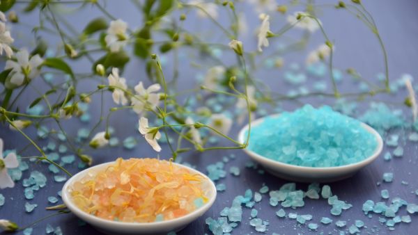 اصنعيه بنفسك: ملح البحر لتنظيف البثور