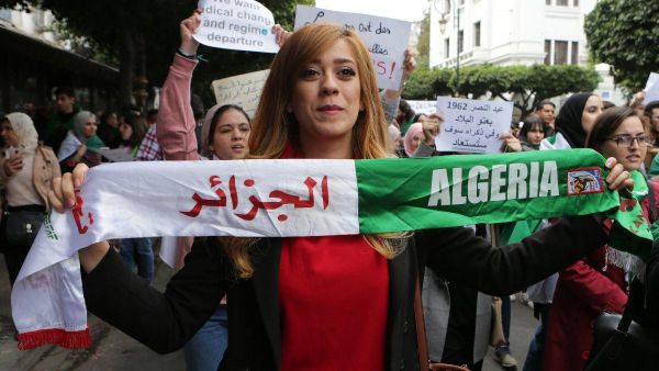 حزب "التجمع من أجل الثقافة والديمقراطية" أعمال المنتدى، وصف الخطاب الأخير للرئيس الجزائري المؤقت بأنه "لم يحمل أية إشارة إلى نية السلطة في الذهاب إلى الحوار