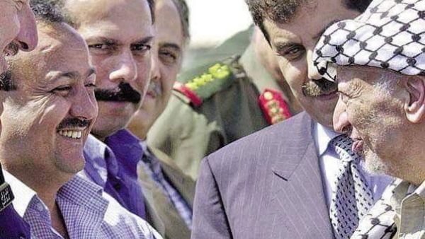 الراحل ياسر عرفات والاسير مروان البرغوثي 