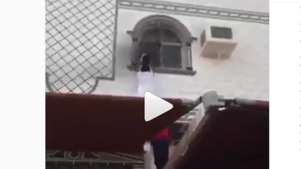 The incident took place on Al Khadra street, in Makkah's Al Sharae area. (Instagram Video Screenshot)