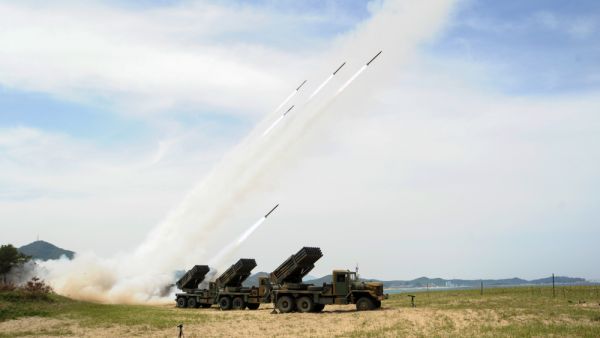 Tthe South Korea army firing the MLRS(Multiple Launch Rocket System) near East Sea. (Shutterstock/ File Photo)