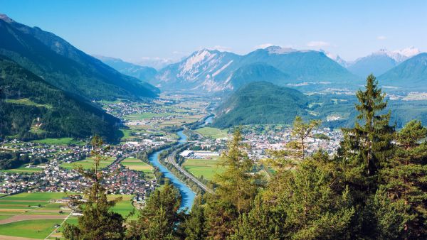 Panoramic bird's eye view of the cities Rietz, Telfs, (Shutterstock)	