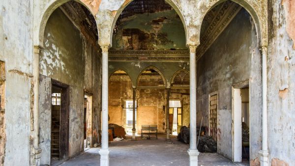 Old abandoned palace, Beirut, Lebanon (Shutterstock)	