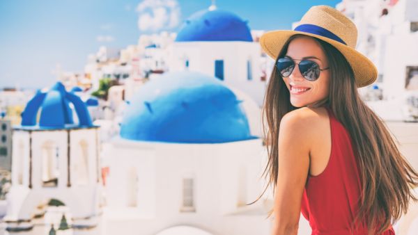 خوضي غمار تجربة جديدة فهذا عامل مهم جداً لتجديد الطاقة ويجعلك تكتشفين أبعاداً أخرى للحياة 