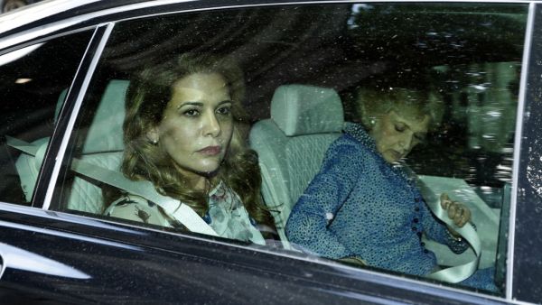 Princess Haya Bint al-Hussein of Jordan (L) leaves the Royal Courts of Justice, accompanied by lawyer Fiona Shackleton, in London  (AFP)