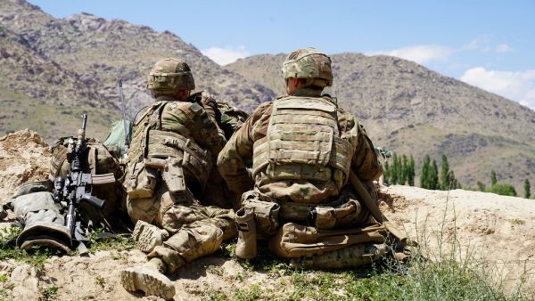 US soldiers look out over hillsides during a visit of the commander of US and NATO forces in Afghanistan at the Afghan National Army (ANA) checkpoint in Nerkh district of Wardak province. (AFP/ File Photo)