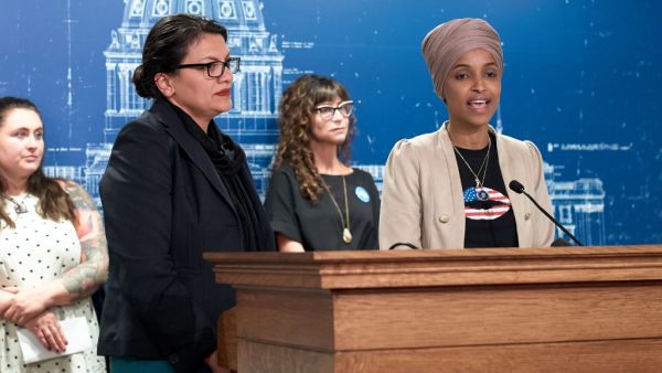 U.S. Reps. Ilhan Omar (D-MN) and Rashida Tlaib (D-MI) hold a news conference on August 19, 2019 in St. Paul, Minnesota. (AFP/ File Photo)