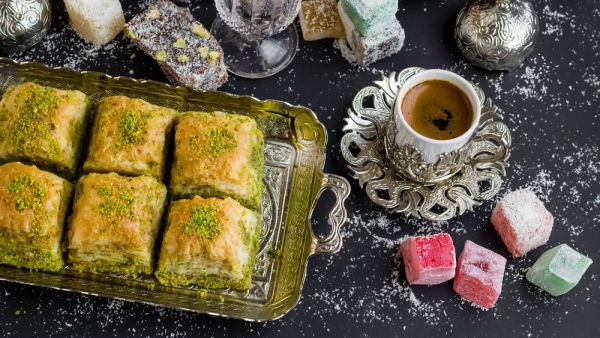 Traditional Turkish six slices of pistachio baklava (Shutterstock)