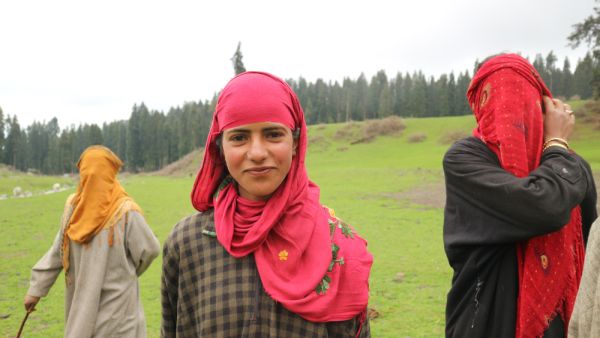Kashmiri Women (Shutterstock)