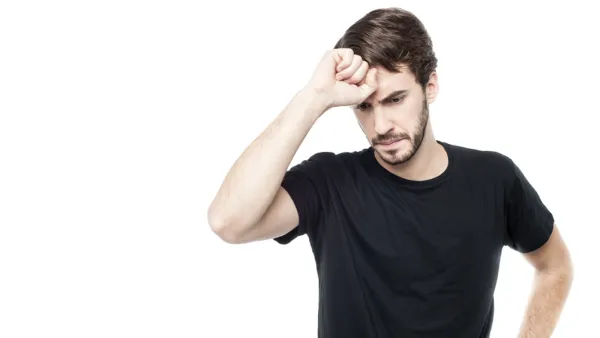  قد يكون من علامات الإصابة بألزهايمر بسبب وجود ضمور في خلايا المخ