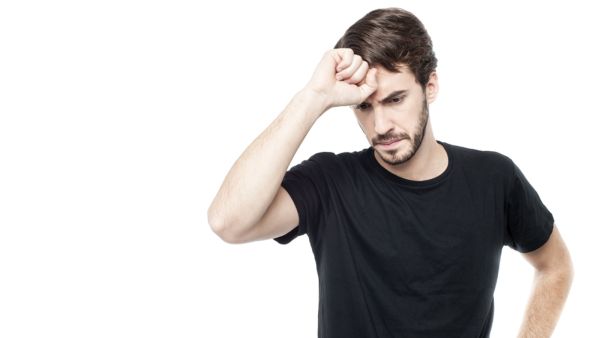  قد يكون من علامات الإصابة بألزهايمر بسبب وجود ضمور في خلايا المخ