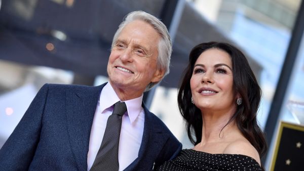 كاثرين زيتا جونز ومايكل دوغلاس 