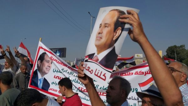 Supporters of Egyptian President Abdel Fattah al-Sisi rally near the Unknown Soldier Memorial in the eastern Nasr City. (AFP/ File Photo)