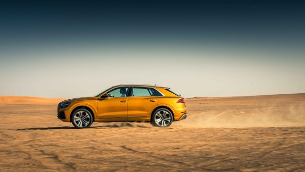 Audi Q8_Driving