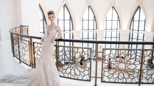 For intimate weddings, the prime spots Das Room and Casablanca Room comfortably seats 80 guests and 60 guests respectively, both in rounds of 10. For intimate weddings, the prime spots Das Room and Casablanca Room comfortably seats 80 guests and 60 guests respectively, both in rounds of 10.