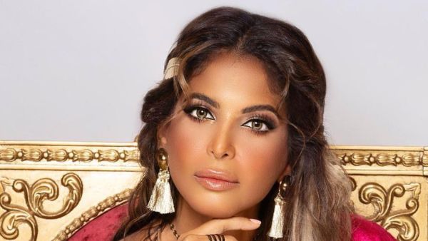 Disgusting Much? Watch Bebe Abd Almuhsen's Reaction to a Coackroch Stranding on her Shoulder Source @bibii63 instagram