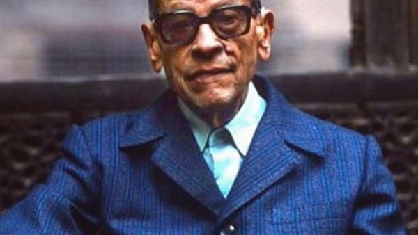 Naguib Mahfouz (Twitter) Naguib Mahfouz (Twitter)