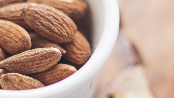 ستة حقائق مفاجئة عن اللوز النيء