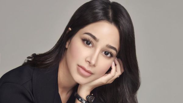 Saudi Actress Lojain Omran Reveals a New Fact about Her Controversial Kiss Source @aseel instagram