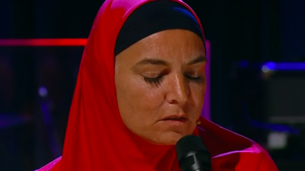 Irish singer Sinead O’Connor (The Late late Show Youtube)
