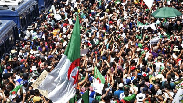 Algerian protesters demonstrate in Algiers on July 12, 2019, in the latest in weeks of rallies against the ruling class amid an ongoing political crisis in the country. (AFP/ File Photo)