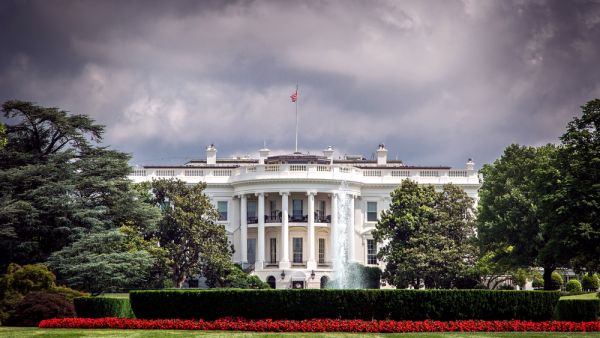  White House (Shutterstock)	