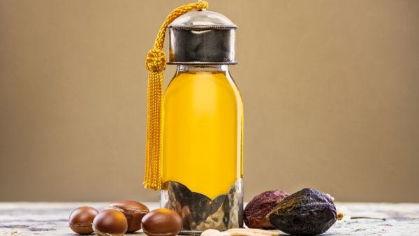 يُستخدم زيت الأرغان كبلسم طبيعي للشعر